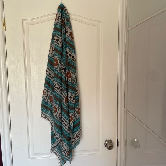 Scarf - Picture 2 of 4